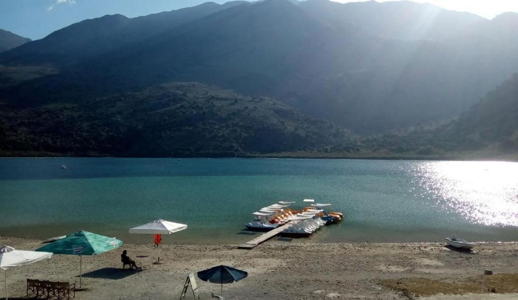 Kournás Korissia With Lake View المظهر الخارجي الصورة