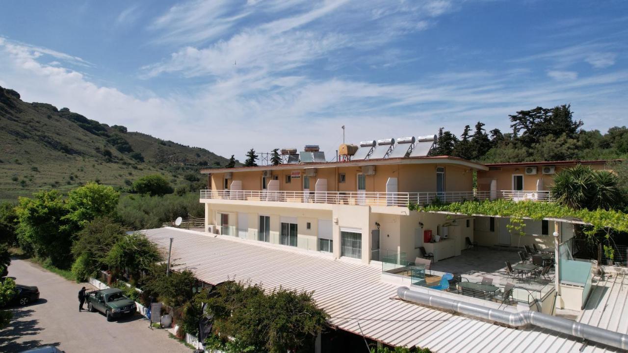 Kournás Korissia With Lake View المظهر الخارجي الصورة